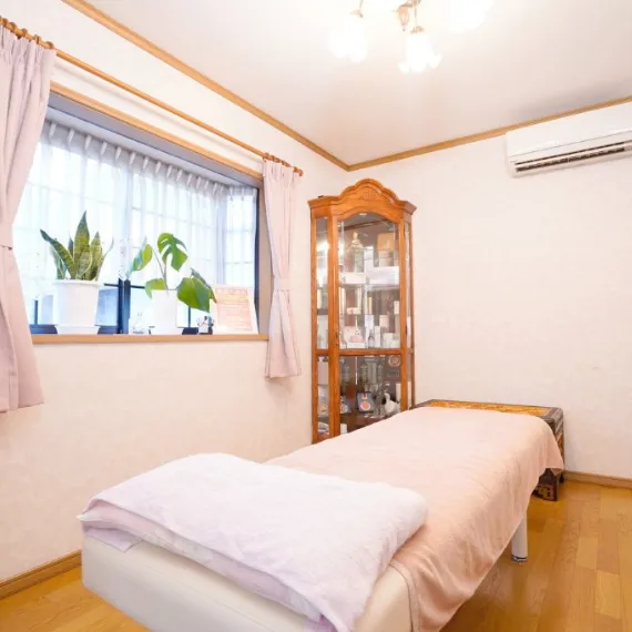 西宮香櫨園の整体サロン ヴェルデ|膝痛・股関節・心の痛みをほぐします